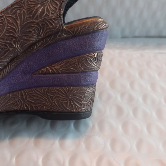 Just The Right Shoe By Raine Golden Leaf Mini Figurine 25098 - Picture 6 of 9